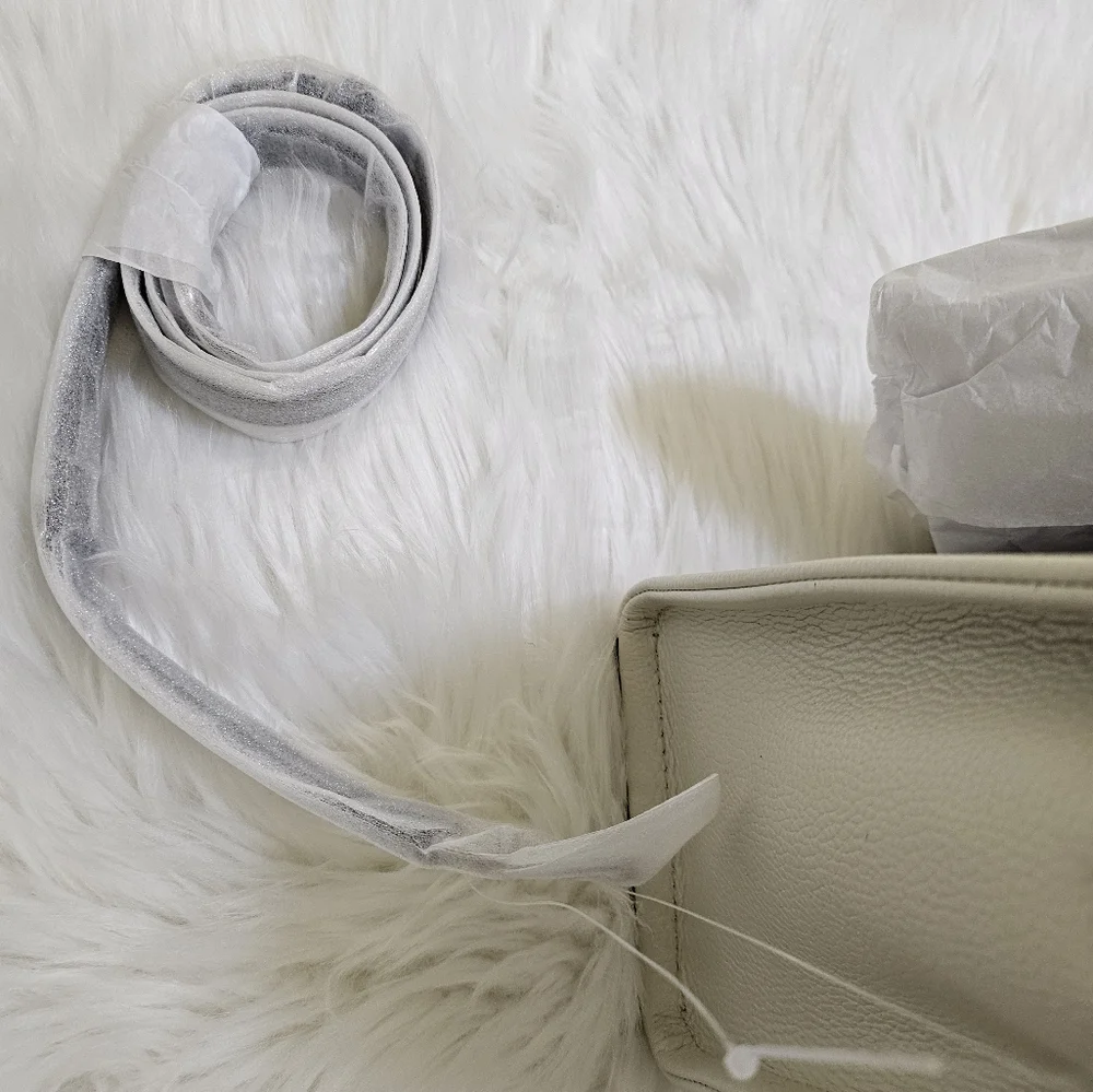 🧙MARC JACOBS X WIZARD OF OZ THE WICKED WITCH TOTE BAG+BAG CHARM - Picture 9 of 17